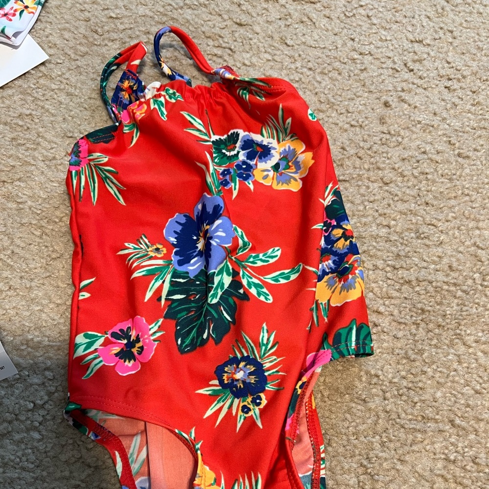 Girls old navy 2 piece 6-12 months + 18 month one piece